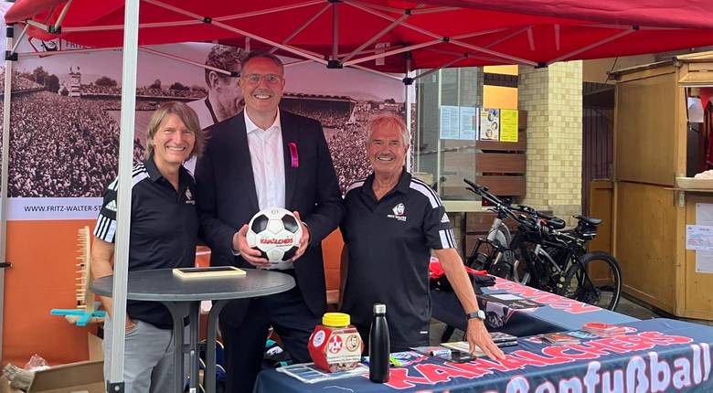Purzelmarkt Billigheim: Fritz Walter-Stiftung mit Kanälchers-Stand verteten Purzelmarkt Billigheim: Fritz Walter-Stiftung mit Kanälchers-Stand verteten